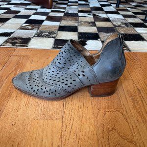 Sofft Women's Wyoming Anthracite Leather Ankle Booties Sz 8.5